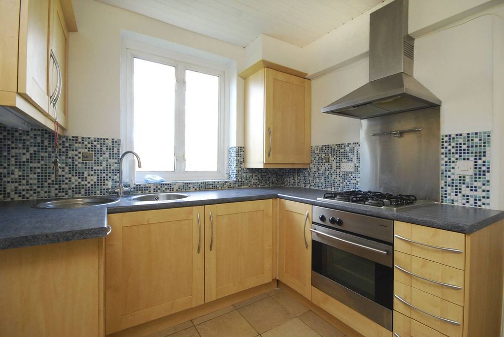 Property photo 2 of 3