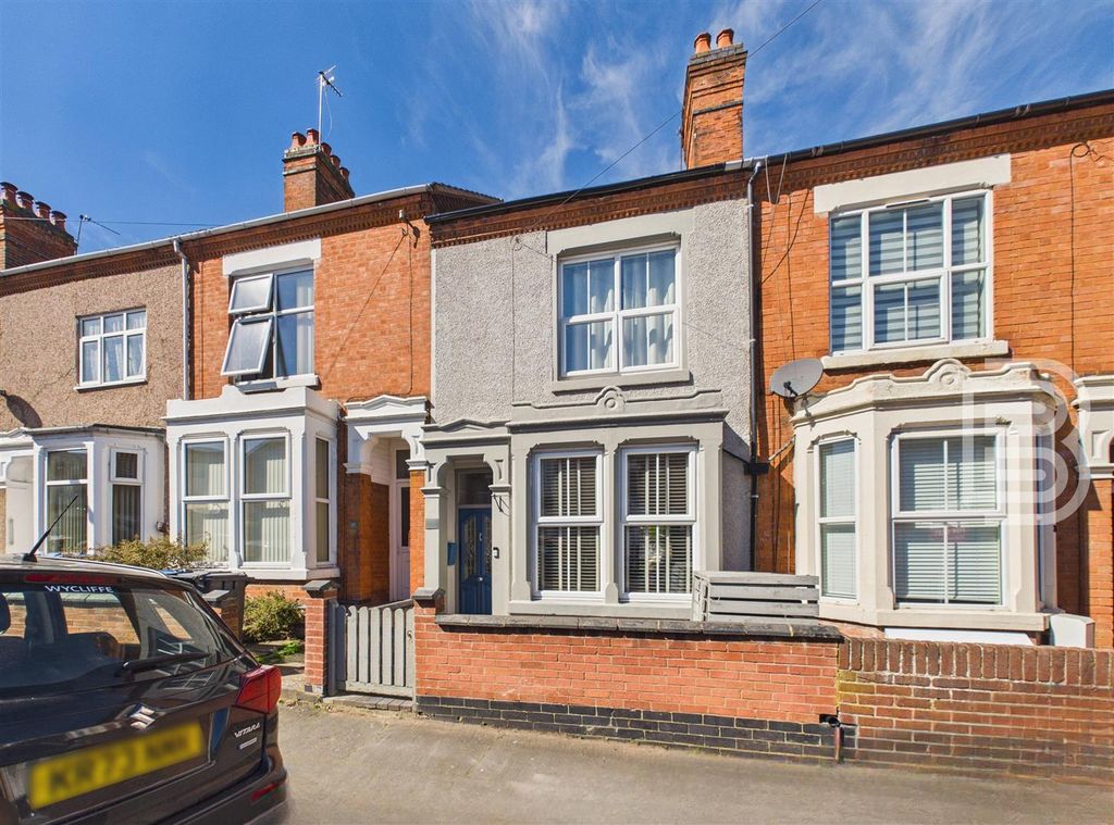 Property photo 1 of 18 Front