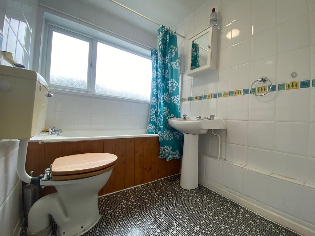 Additional image 7 of 3 bed flat to rentSt. Cecilia Close, Kidderminster DY10