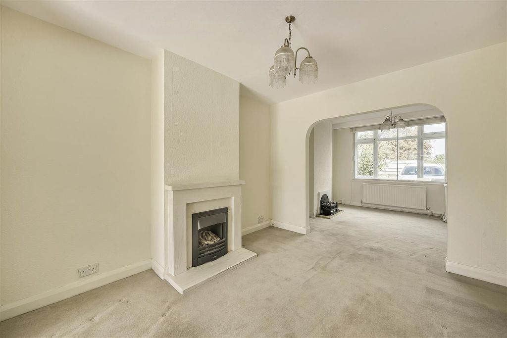 Property photo 2 of 14 1346212-16-68B598Fc2F9Ba.Jpg