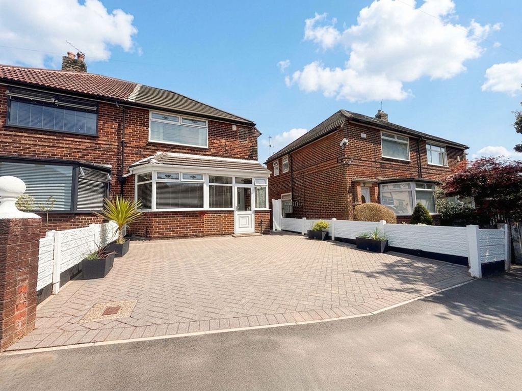 Property photo 2 of 27