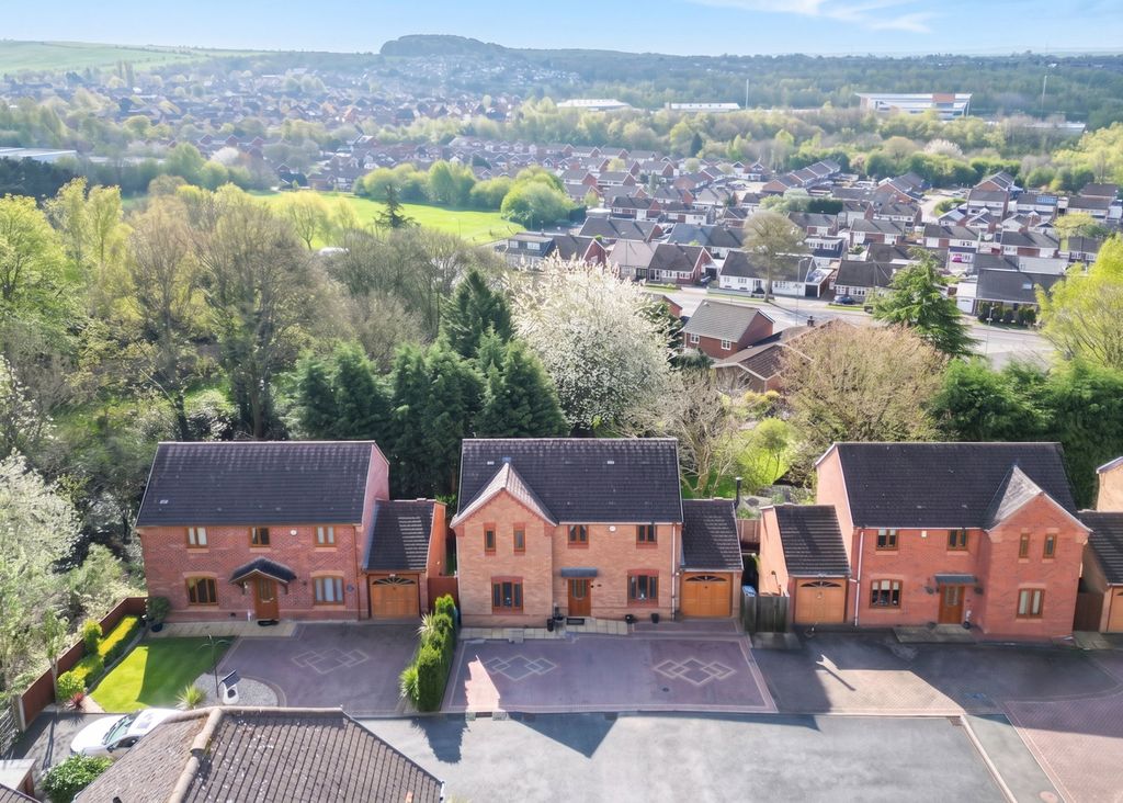 6 bed detached house for saleWillows Croft, Hednesford WS12