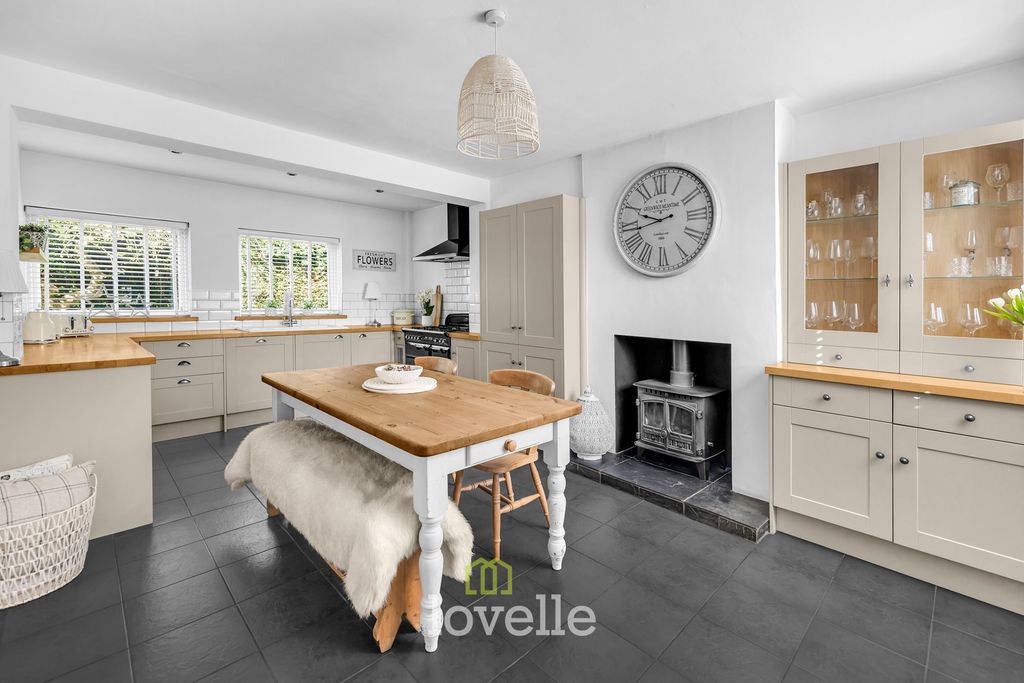 Property photo 2 of 72