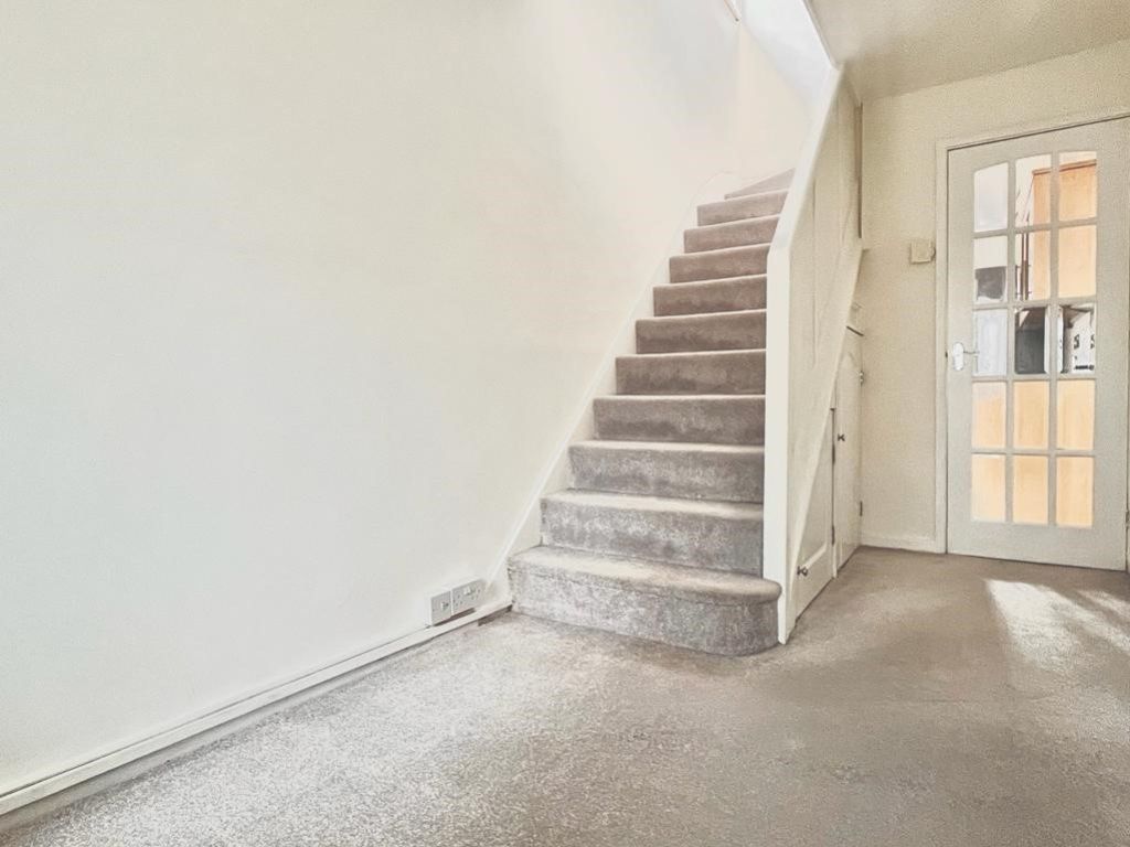 Property photo 2 of 13 Hallway