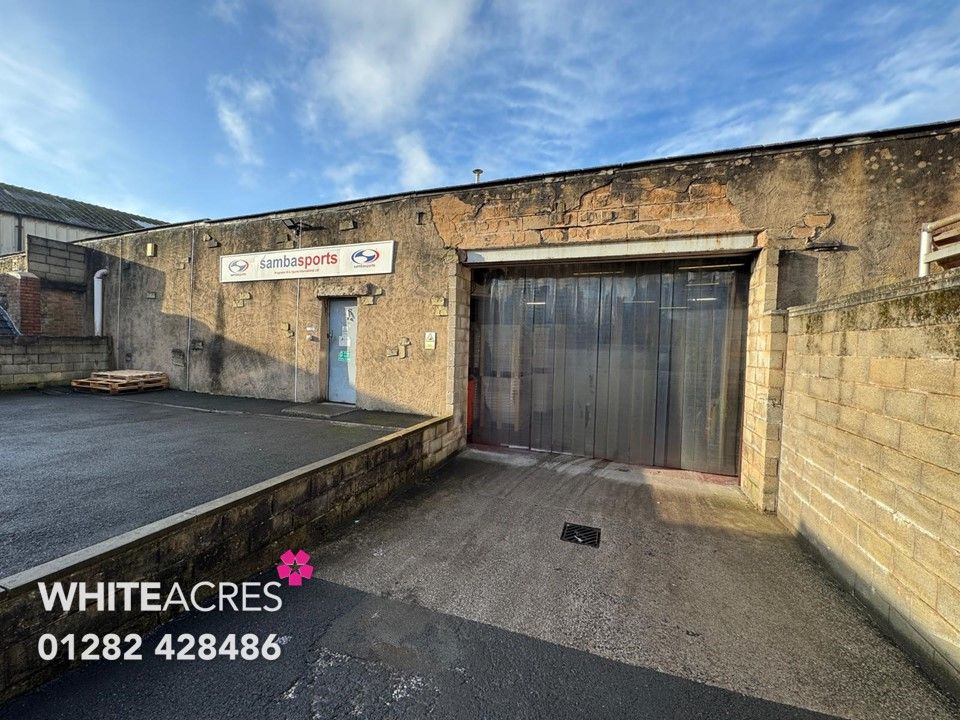 Property photo 1 of 9 Photo 4