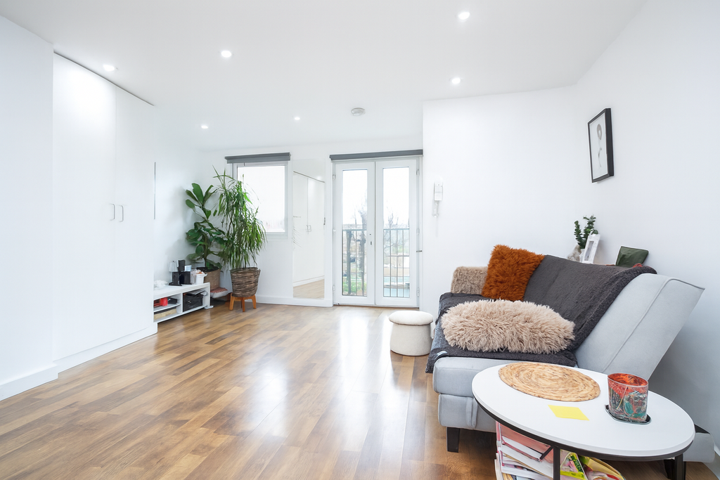 Property photo 1 of 6 Stduio