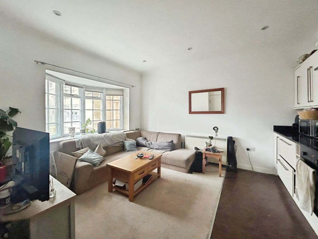Property photo 3 of 9