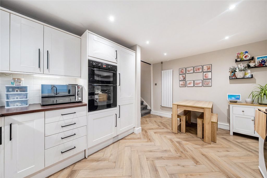 Property photo 3 of 13 Picture 3