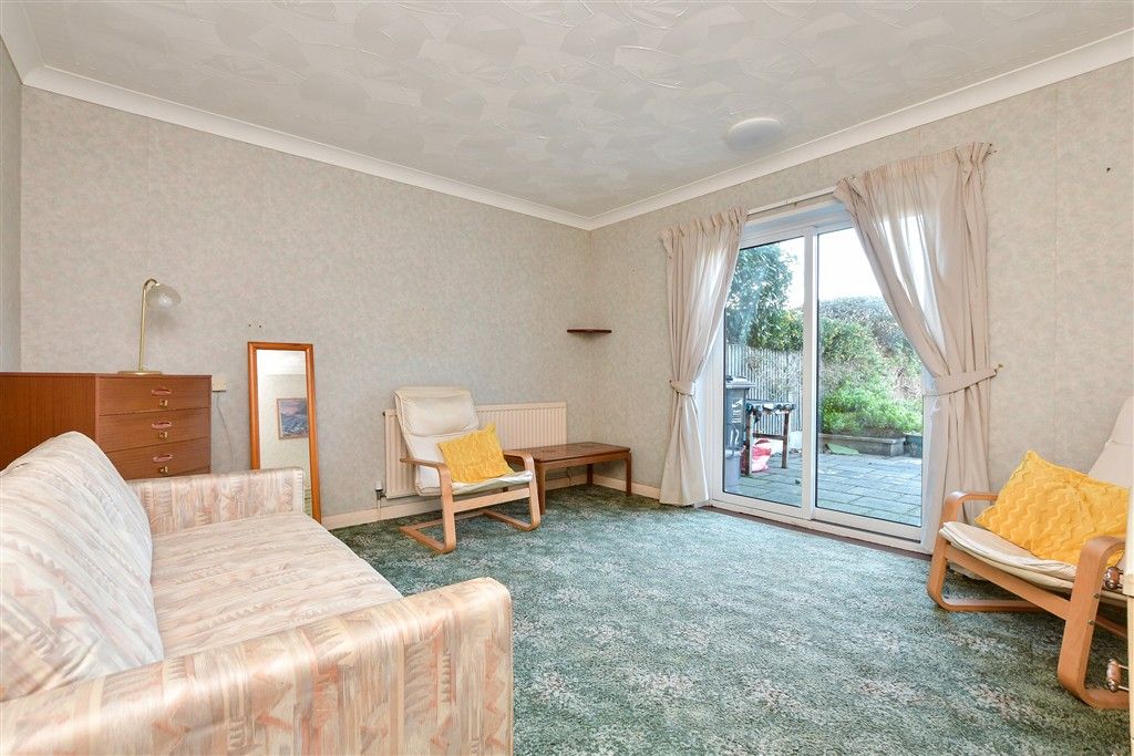 Property photo 2 of 12 Lounge