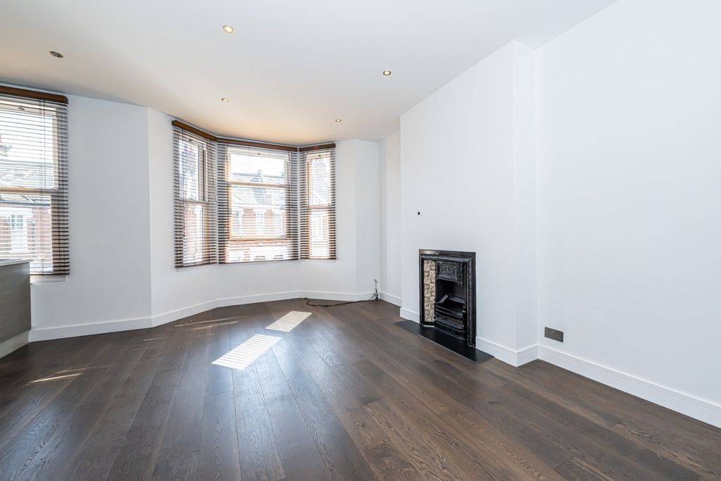 Property photo 2 of 27 4300312