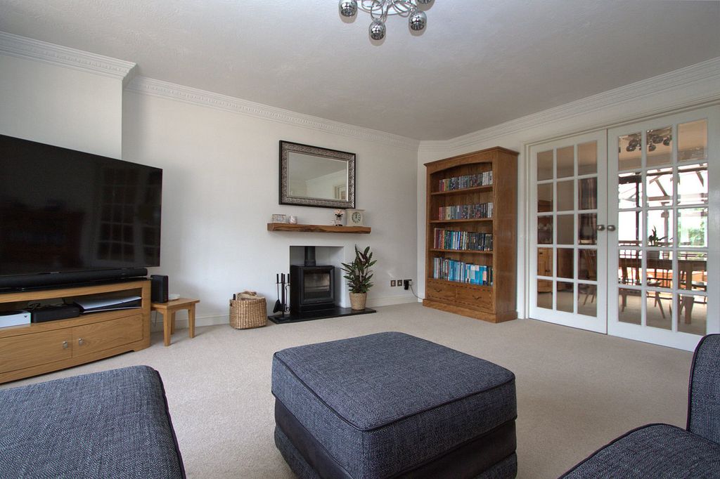 Property photo 3 of 16