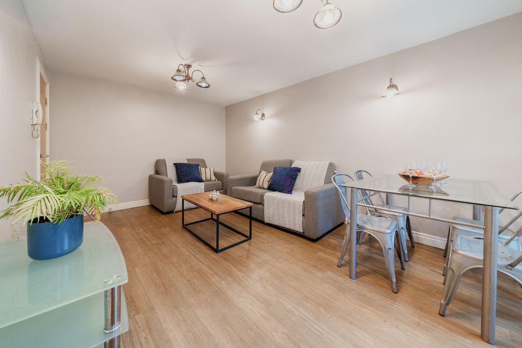 Property photo 1 of 15 Photo 0