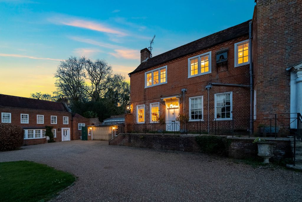 Property photo 3 of 44