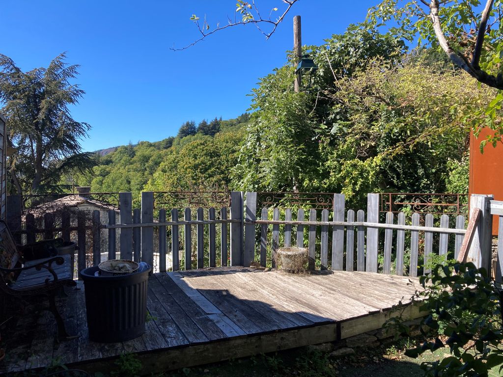 Property photo 2 of 24