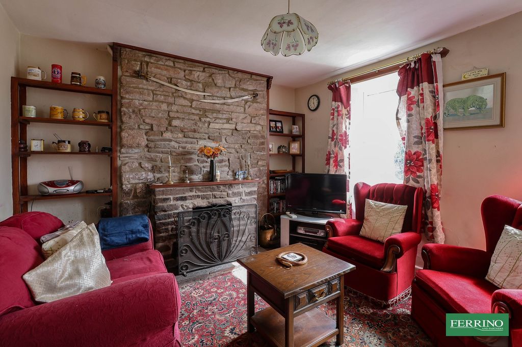 Property photo 3 of 17 Sitting Room