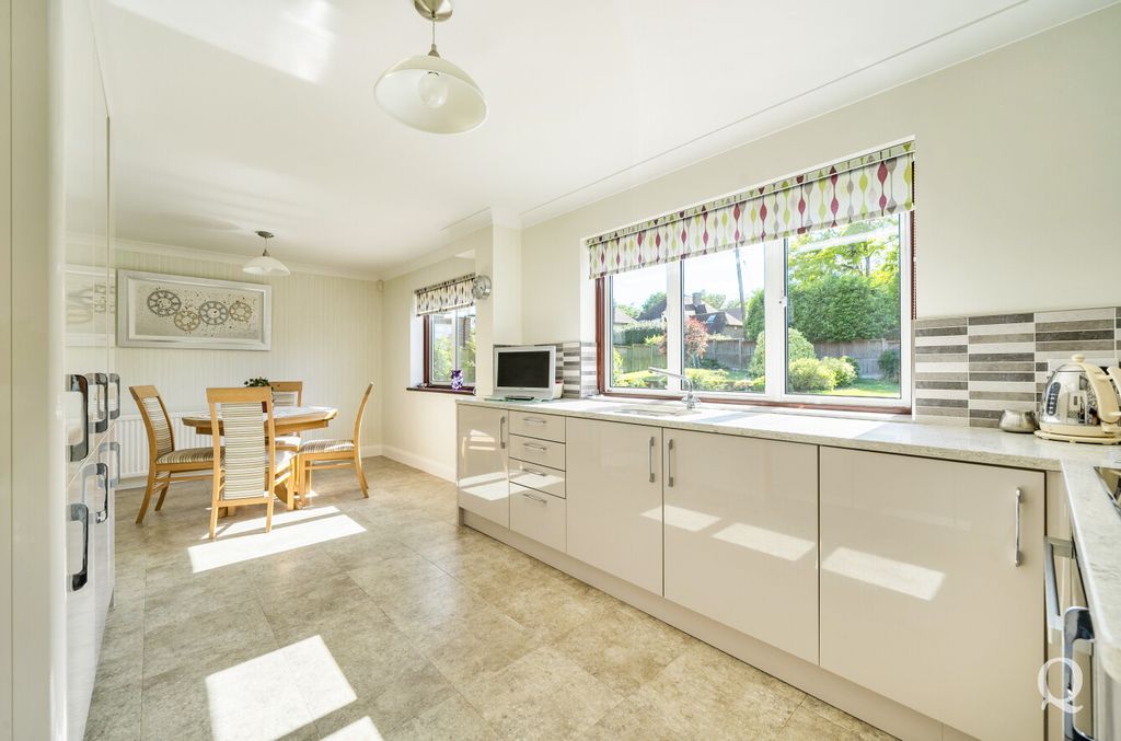 Property photo 2 of 31 4d8134d7-1Dd2-4Fc...