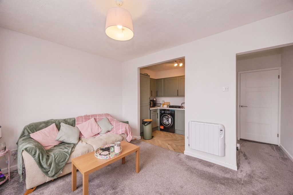 Property photo 2 of 12