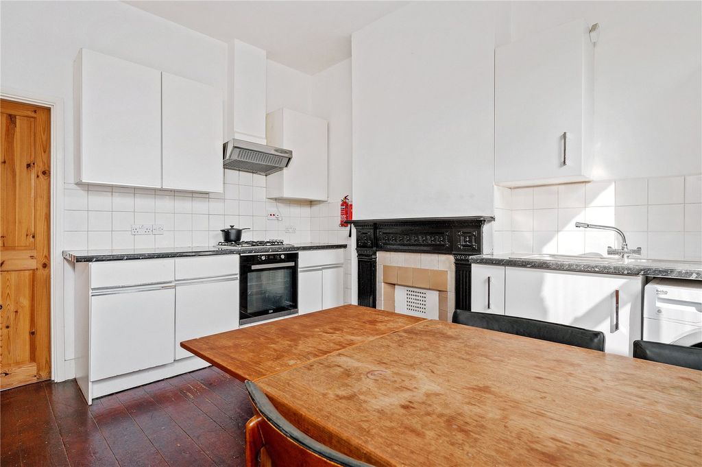 Property photo 2 of 12 Kitchen Diner