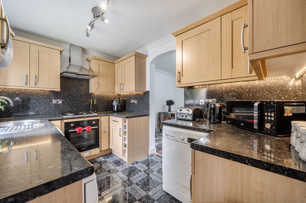 Property photo 2 of 14