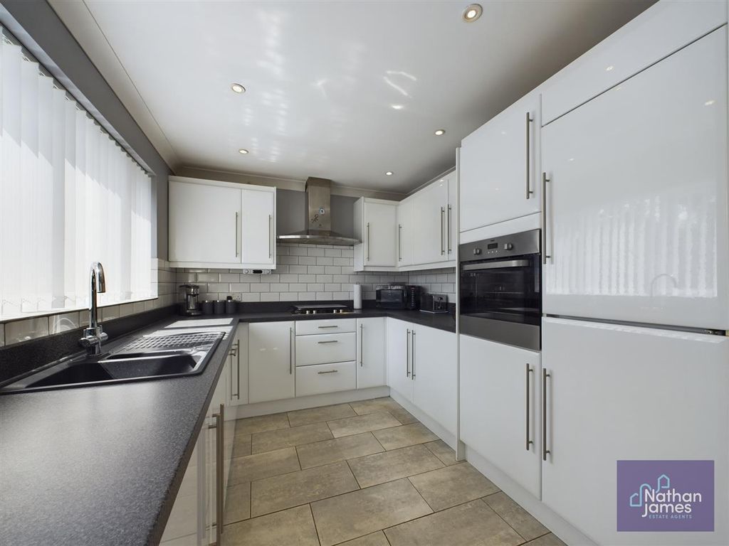Property photo 2 of 13 Kitchen