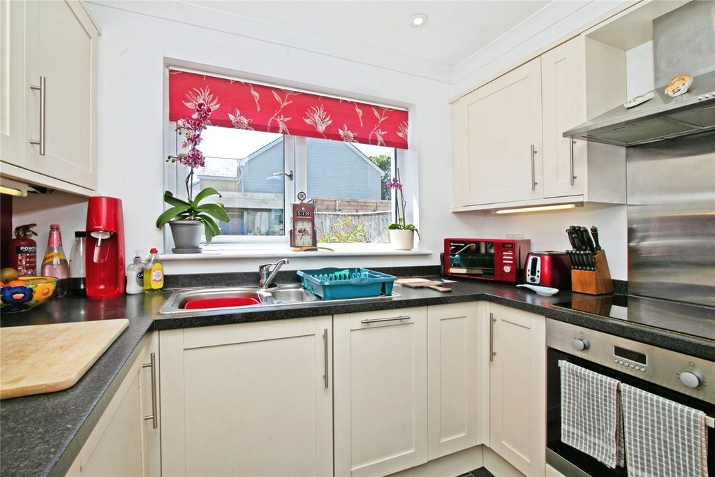 Property photo 2 of 15 Kitchen