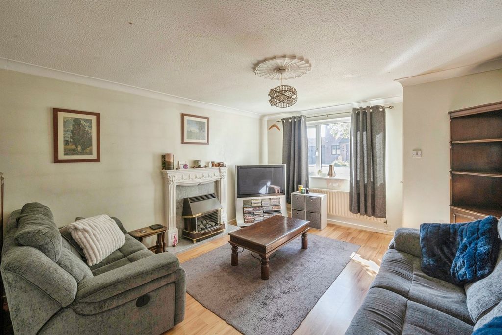 Property photo 3 of 14