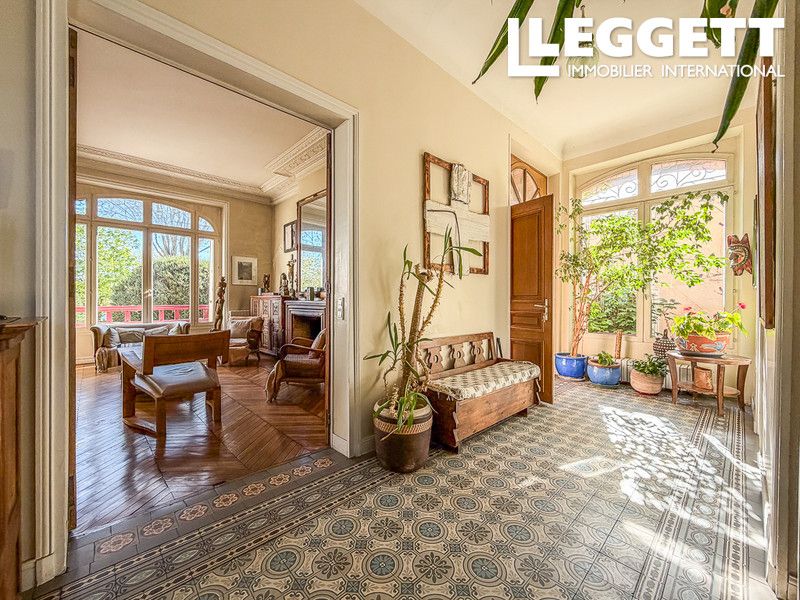 Property photo 2 of 10