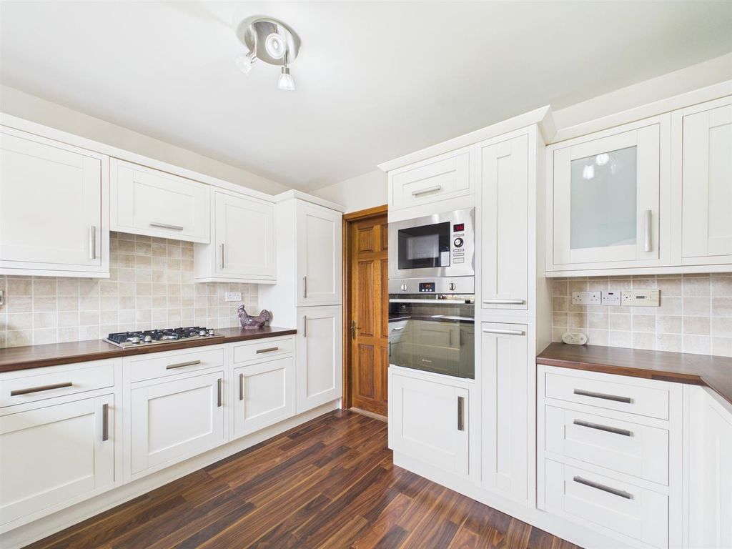 Property photo 2 of 21 Cam01486G0-Pr1009-Still001.Jpg