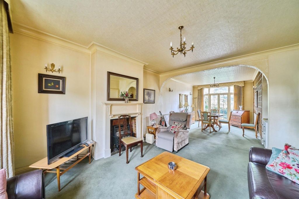 Property photo 2 of 18