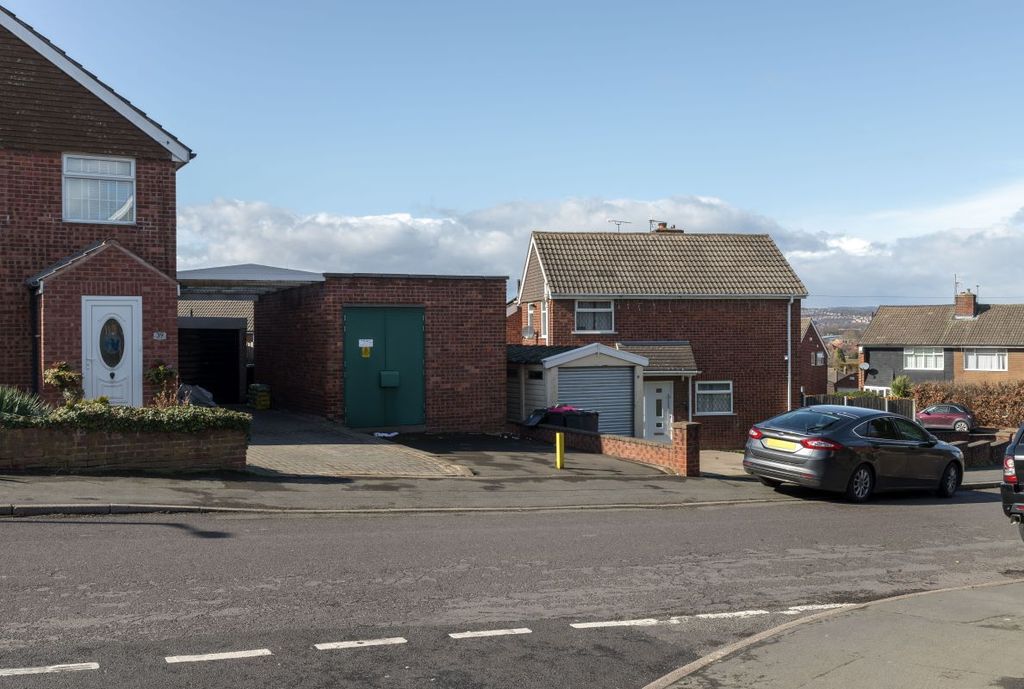 Property photo 3 of 5