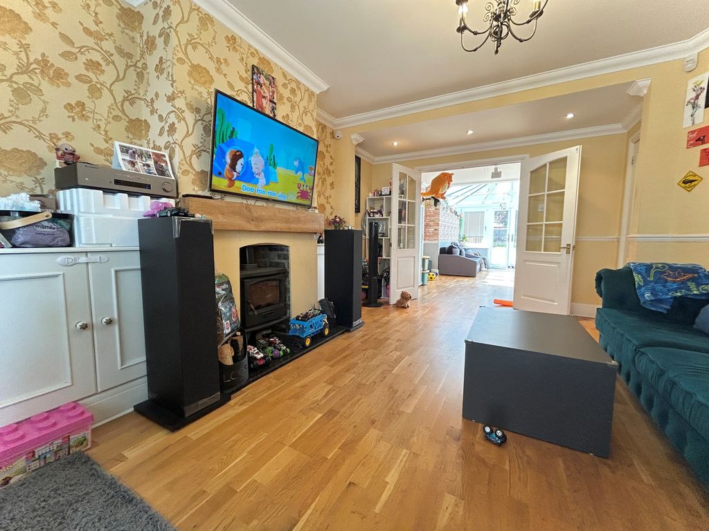 Property photo 3 of 19 Gallery