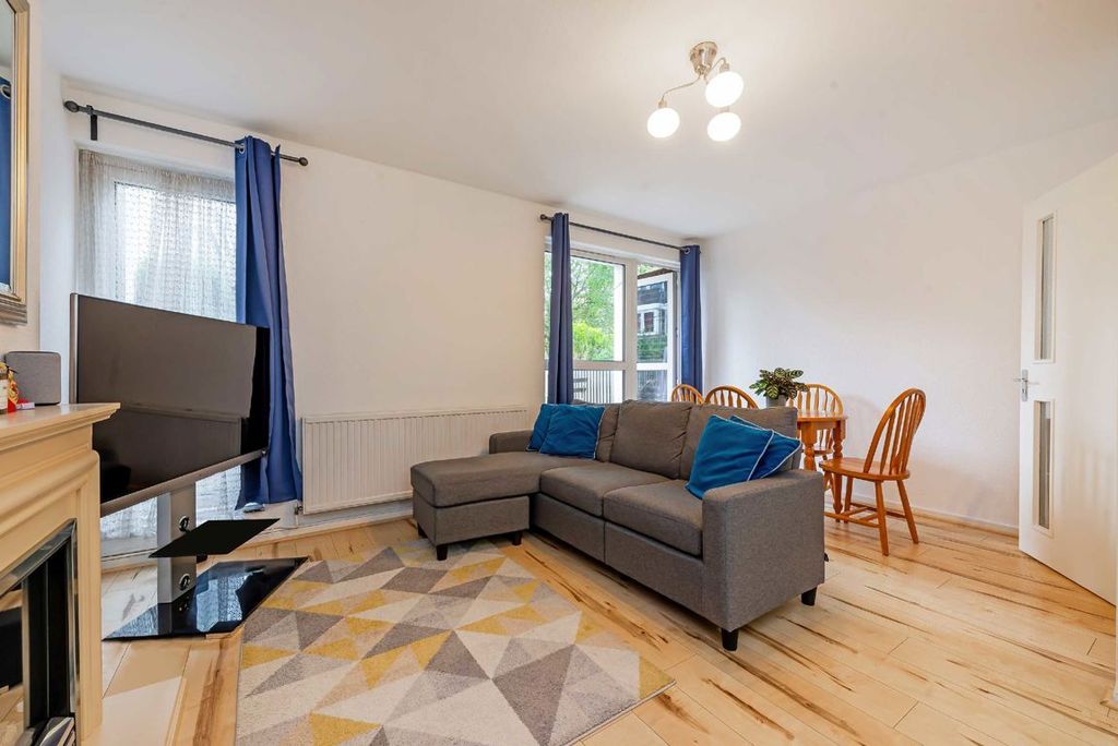 Property photo 2 of 12