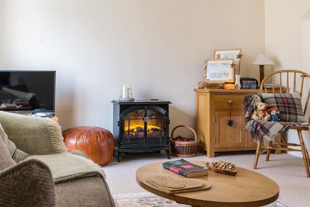 Property photo 3 of 15 Elizabeth Close Fireplace.Jpg