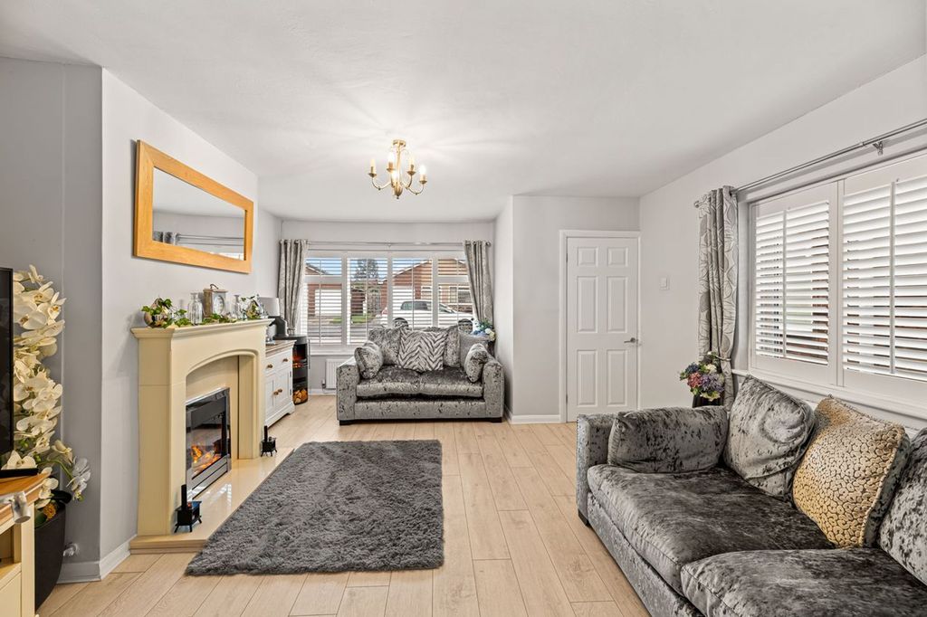 Property photo 2 of 14 Lounge