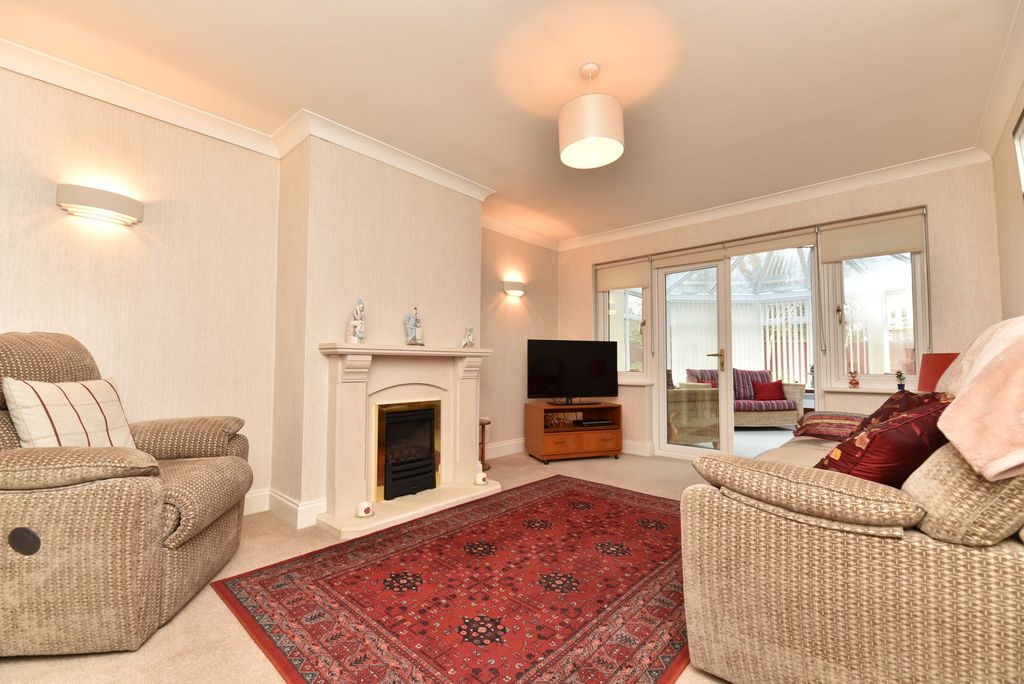 Property photo 2 of 21