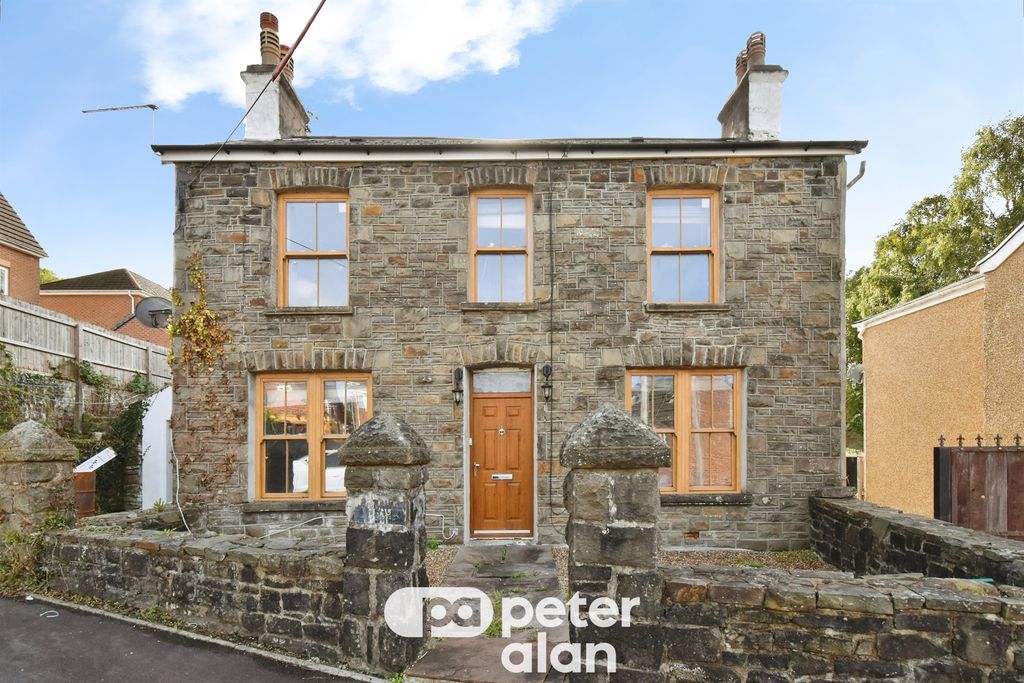 Property photo 1 of 21