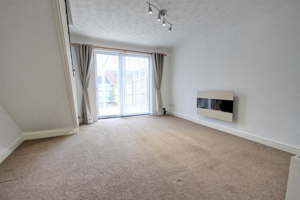 Property photo 3 of 11 Img_0019-Img_0021_Lzn.Jpg