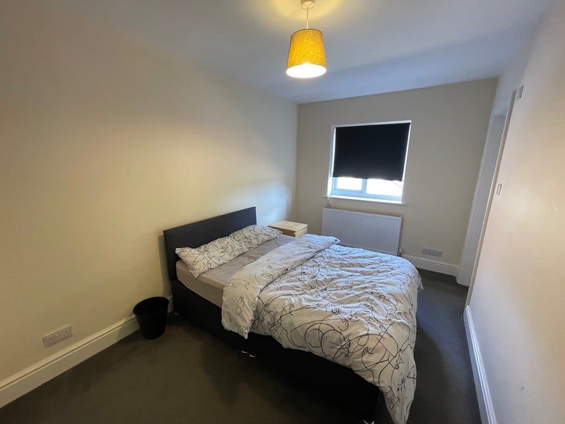 Property photo 3 of 6 Bed