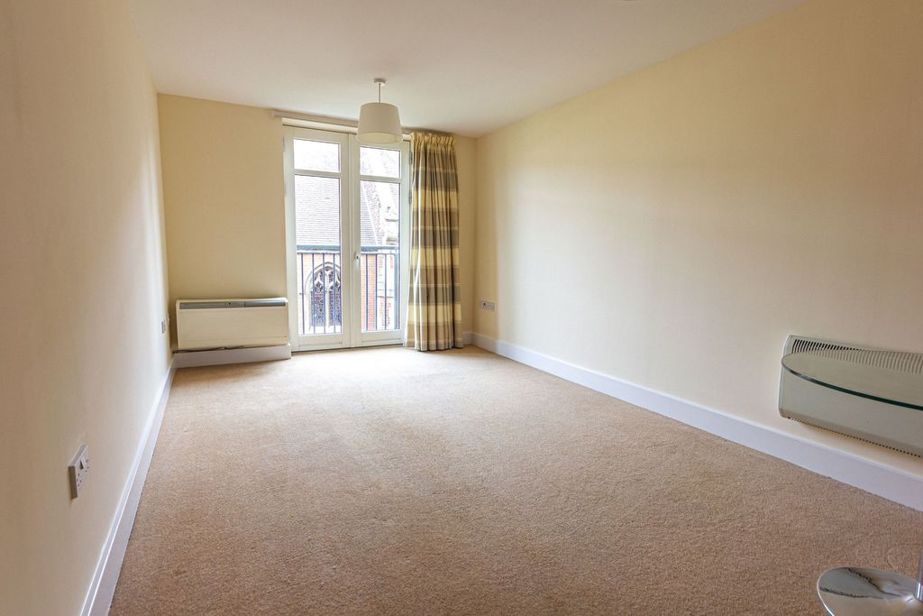 Property photo 2 of 8
