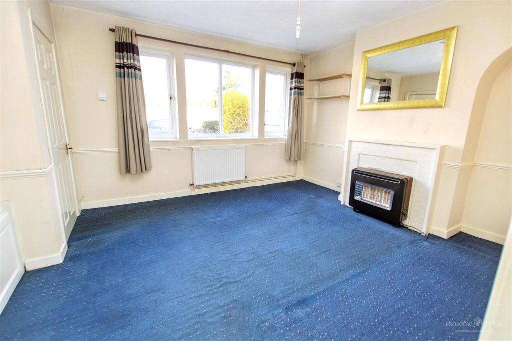 Property photo 3 of 15 Living Room