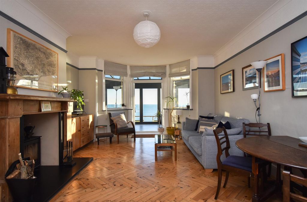 Property photo 1 of 26 Living Room