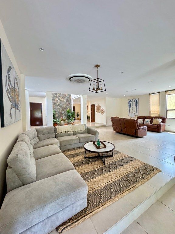 Property photo 3 of 13 <Alttext/>