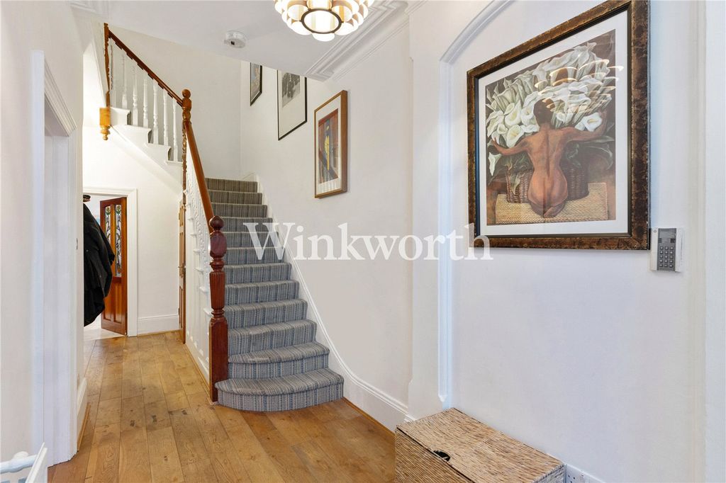 Property photo 2 of 25 Picture No. 17