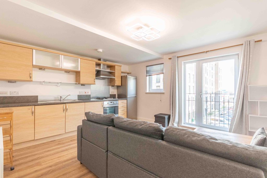 Property photo 3 of 13