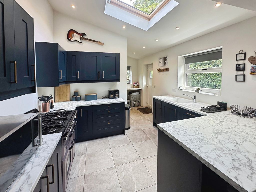 Property photo 2 of 19 Kitchen