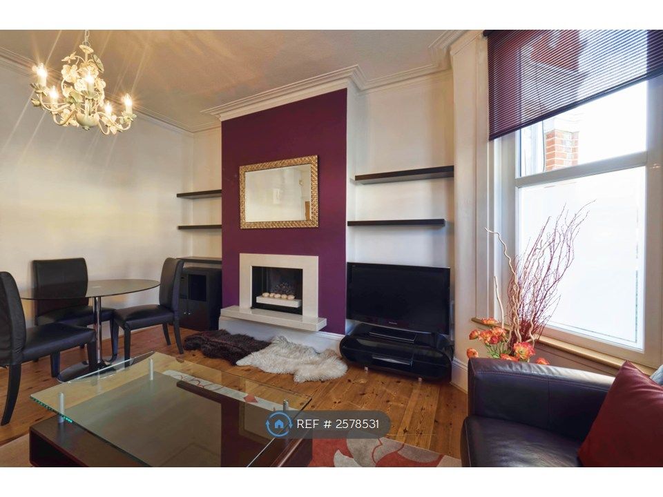 Property photo 2 of 15 Lounge