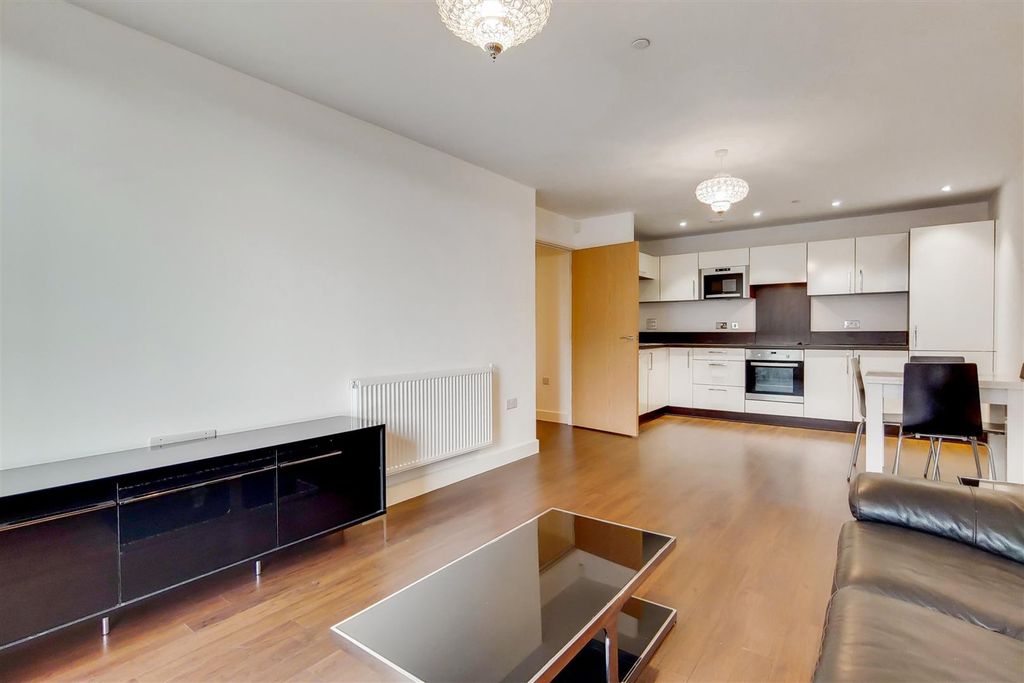Property photo 2 of 9