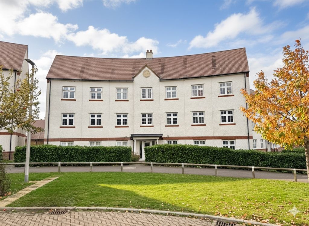 Property photo 1 of 16 Front