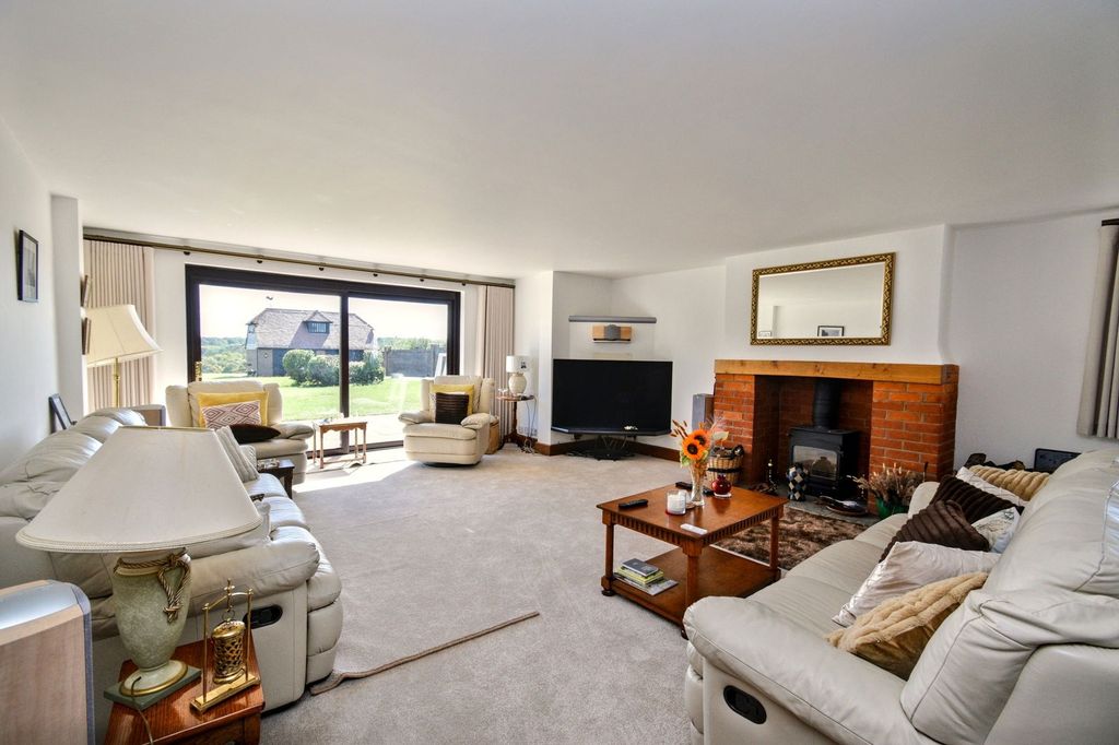 Property photo 3 of 24