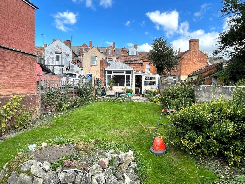 Property photo 2 of 28 Rear Garden